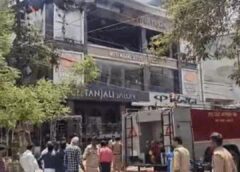 लखनऊ के आशियाना में लगी भीषण आग : कूड़े की लपटों से  AC में ब्लास्ट, दमकल की 5 गाड़ियां आई और डेढ़ घंटे में आग बुझाया