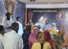 आध्यात्मिक रंग में सराबोर हुआ ठाकुरगंज, श्रीमद्भागवत कथा से बह रही भक्ति की अविरल धारा