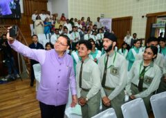  CM धामी की ‘पाठशाला’ में छात्रों से संवाद